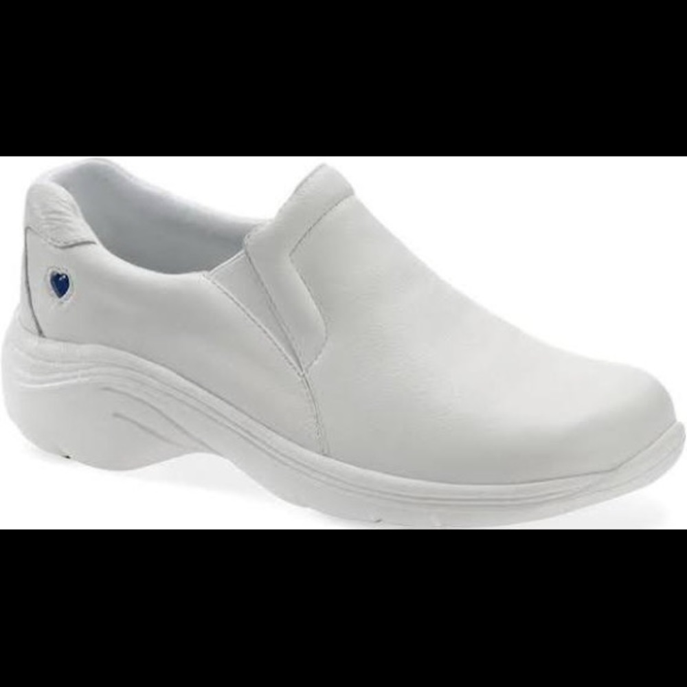 Nurse Mates white leather size 6 nursing shoes
